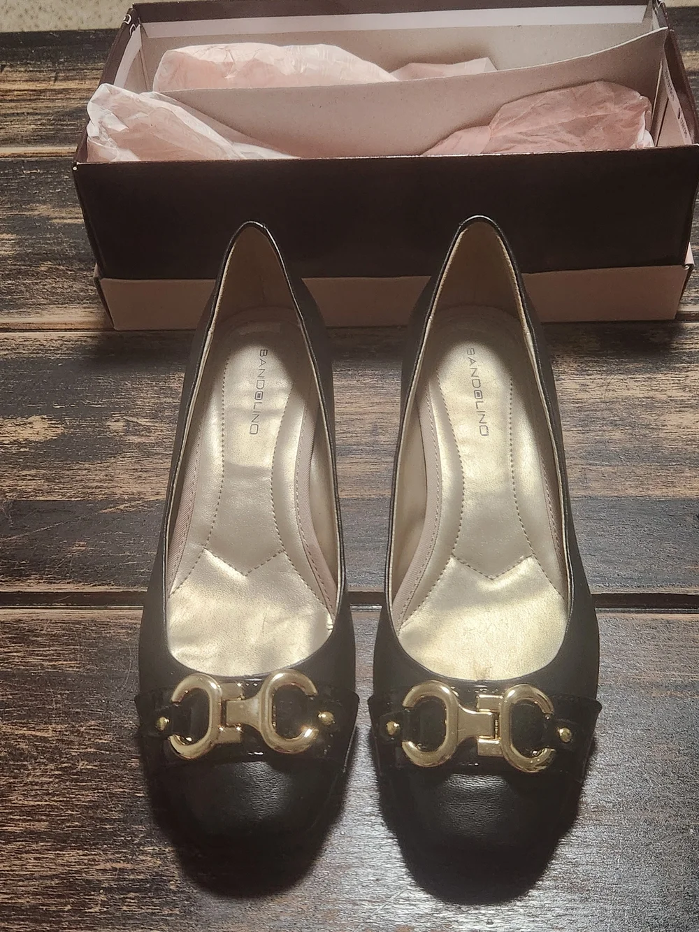 Bandolino Louise Black Dress Pumps with Gold Buckle - Size 7.5 (EUC)